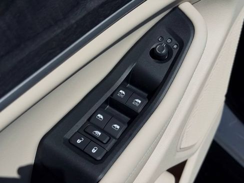 Used 2025 Jeep Grand Cherokee L Limited AWD/4WD image 16