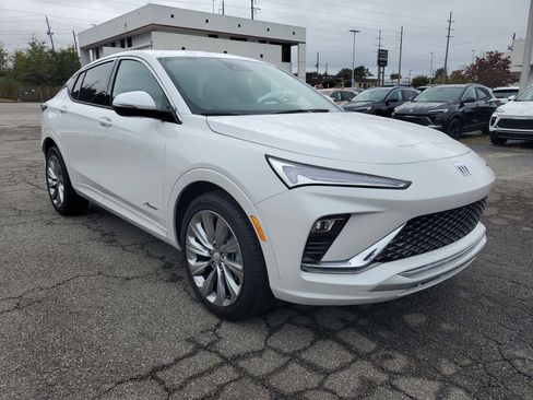 New 2025 Buick Envista Avenir image 2