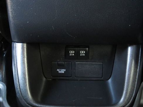 Used 2018 Toyota Highlander Limited image 22