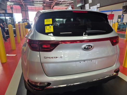 Used 2020 Kia Sportage LX FWD image 3