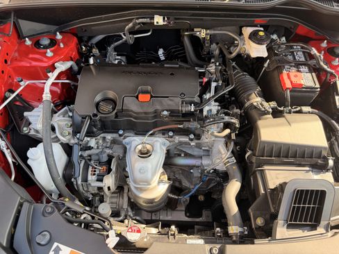 Certified 2025 Honda HR-V Sport image 29