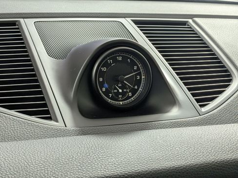Certified 2022 Porsche Macan AWD/4WD image 22