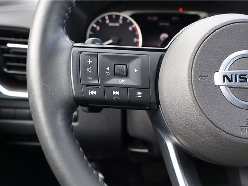 Used 2021 Nissan Rogue SL w/ Premium Package image 16