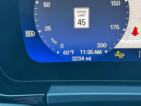 Certified 2025 Porsche Macan 4S Electric image 34