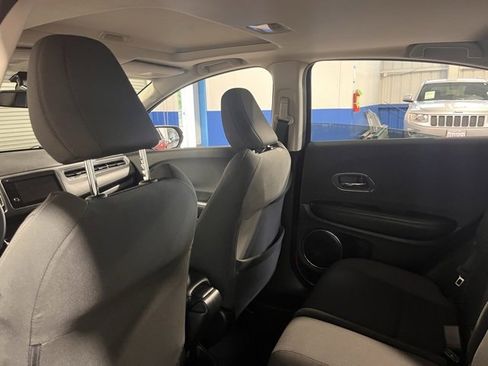 Used 2019 Honda HR-V EX image 18
