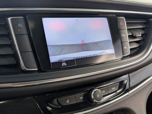 Used 2023 Buick Enclave Essence image 20