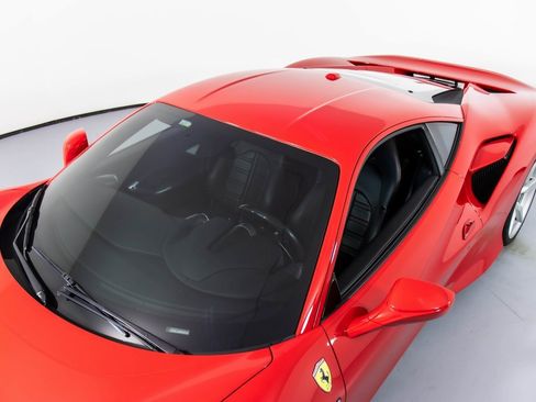 Certified 2022 Ferrari F8 Tributo image 31