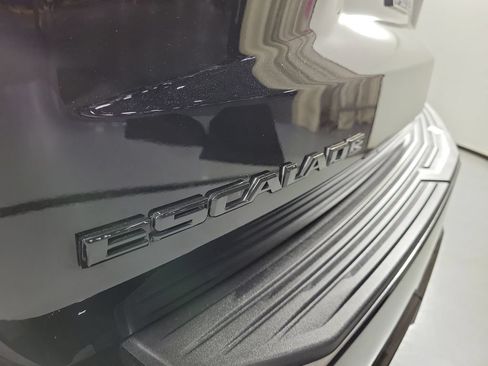 Used 2023 Cadillac Escalade Premium Luxury w/ Performance Package RWD image 5