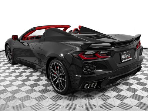 Used 2023 Chevrolet Corvette Stingray Premium Conv w/ Z51 Performance Package RWD image 9