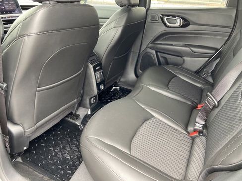 Used 2022 Jeep Compass Altitude w/ Sun and Sound Group image 21