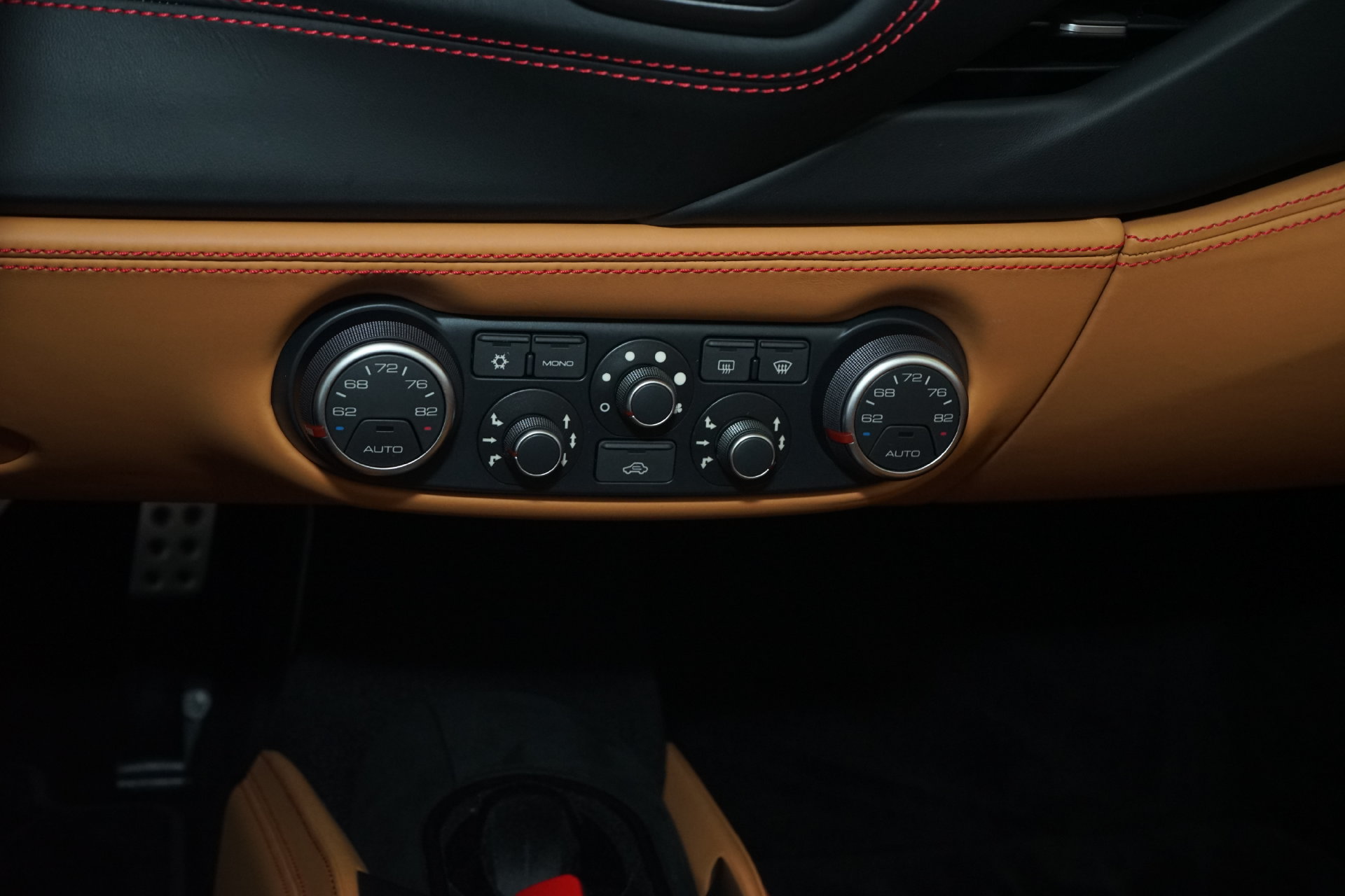 Used 2018 Ferrari 488 Spider RWD image 17