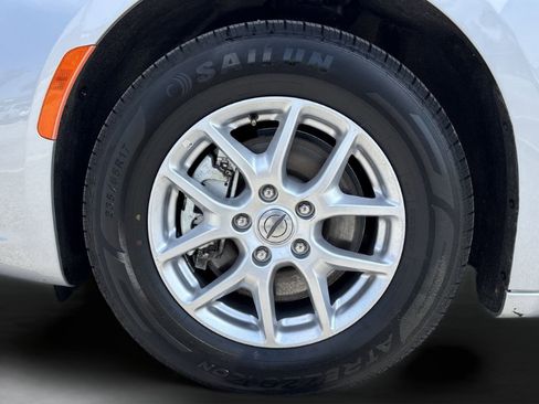 Used 2023 Chrysler Pacifica Touring-L image 33