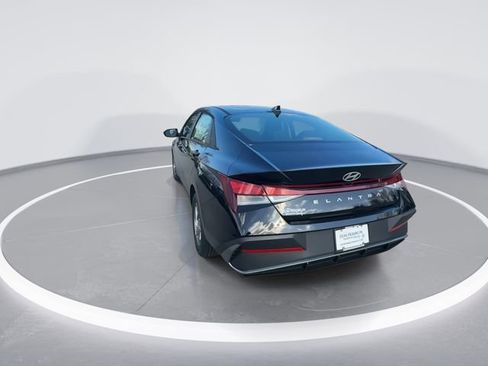 New 2026 Hyundai Elantra SE FWD image 7