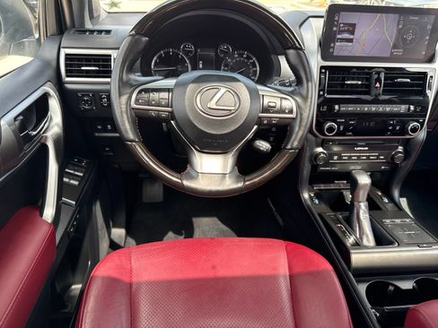 Used 2022 Lexus GX 460 Luxury w/ Sport Design Package AWD/4WD image 17
