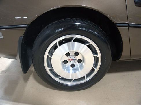 Used 1986 Chevrolet Corvette Convertible image 36