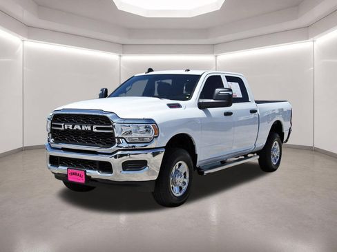 Used 2024 RAM 2500 Tradesman w/ Chrome Appearance Group AWD/4WD image 3