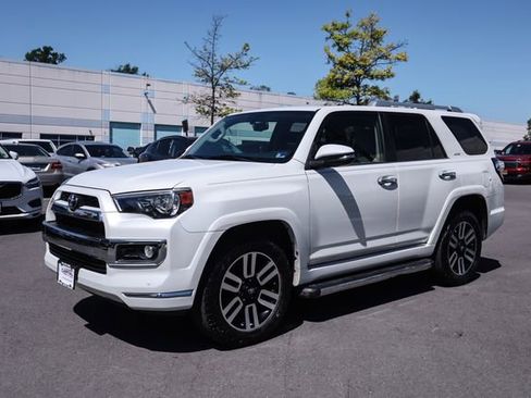Used 2017 Toyota 4Runner Limited AWD/4WD image 4