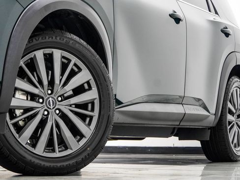 Used 2022 Nissan Pathfinder SL w/ SL Premium Package FWD image 3