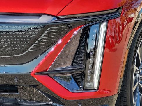 New 2025 Cadillac Lyriq Sport image 39