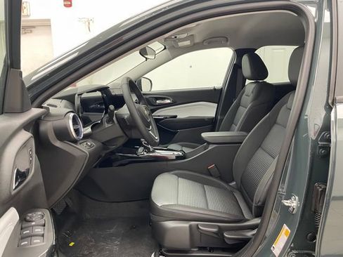 New 2026 Chevrolet Trax LT FWD image 8