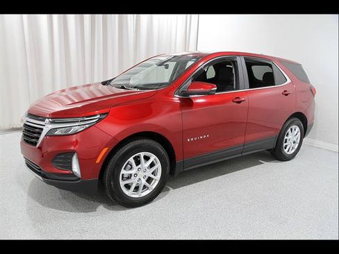 Used 2024 Chevrolet Equinox LT FWD image 3