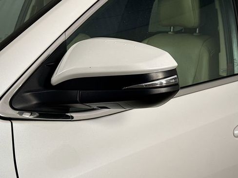 Used 2019 Toyota Highlander Limited image 24