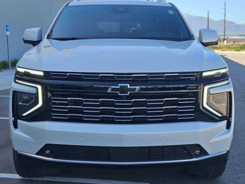 Used 2025 Chevrolet Tahoe High Country AWD/4WD image 5