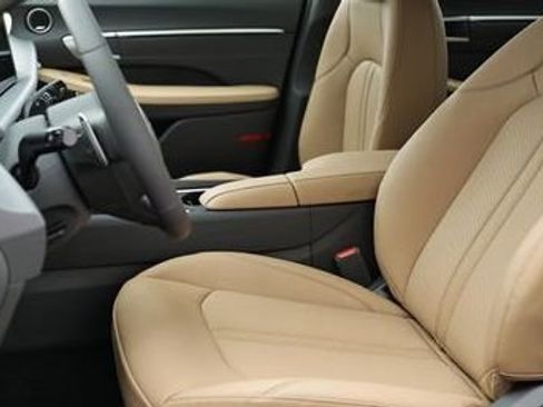 New 2025 Hyundai Sonata Limited image 7