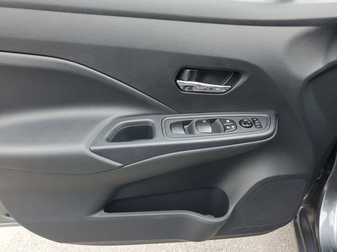 Used 2025 Nissan Versa SV image 24