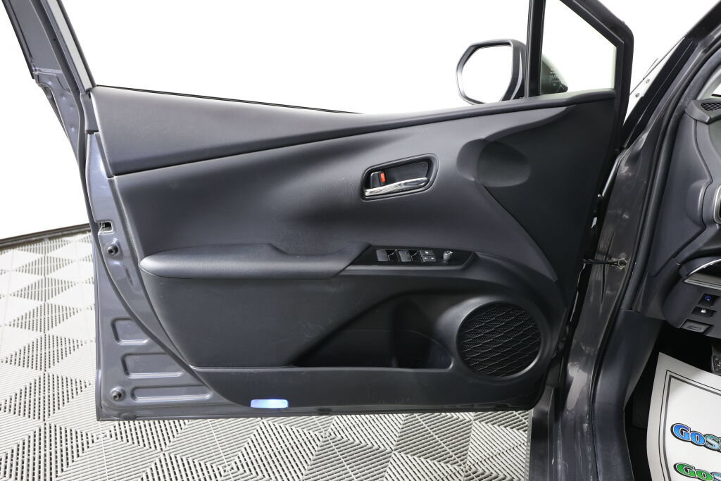 Used 2021 Toyota Prius Prime XLE w/ Carpet Mat Package (TMS) FWD image 12