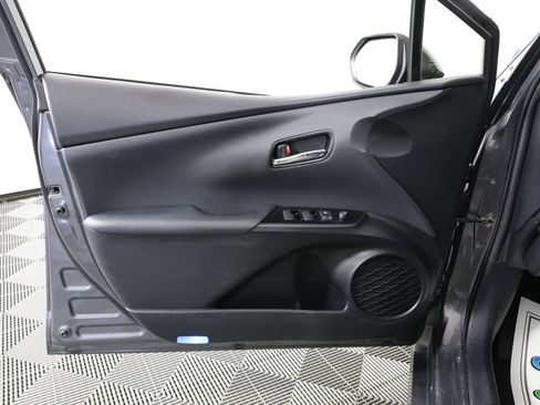 Used 2021 Toyota Prius Prime XLE w/ Carpet Mat Package (TMS) FWD image 12