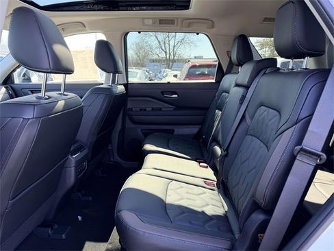 New 2026 Nissan Pathfinder Platinum w/ Cargo Package image 13