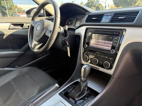 Used 2012 Volkswagen Passat 2.5 SE image 22
