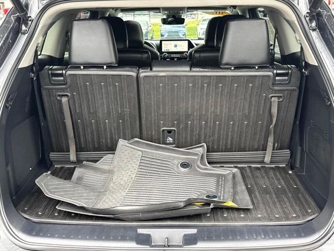 Used 2023 Toyota Highlander Limited AWD/4WD image 4