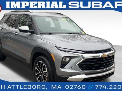 Used 2025 Chevrolet TrailBlazer LT image 1