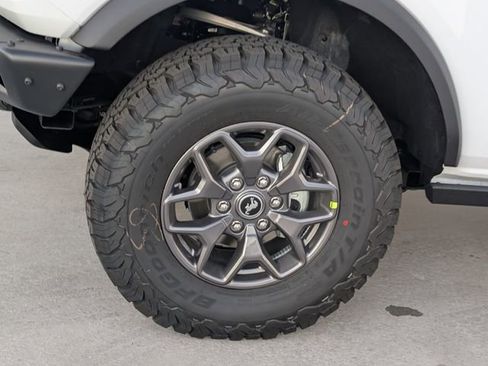 Used 2025 Ford Bronco Badlands AWD/4WD image 4