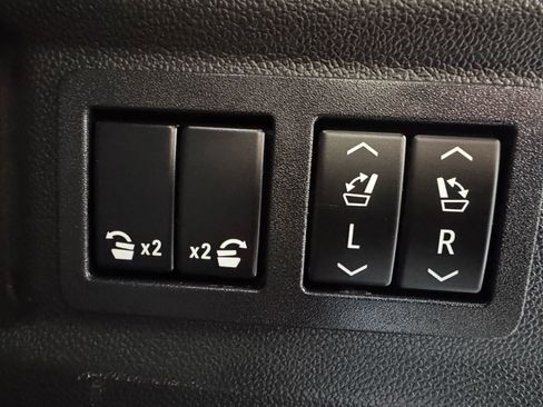 Used 2022 Chevrolet Tahoe RST w/ Luxury Package image 16