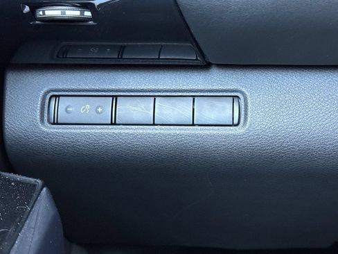 Used 2022 Nissan Pathfinder S w/ Cargo Package AWD/4WD image 30