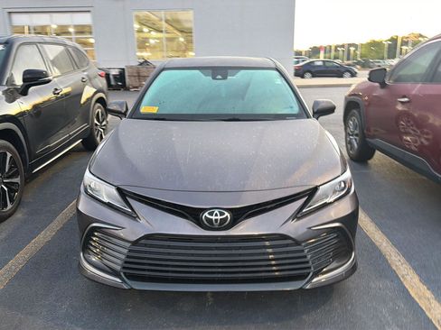 Used 2022 Toyota Camry LE image 4