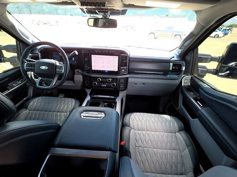 Used 2024 Ford F250 Limited w/ FX4 Off-Road Package image 15