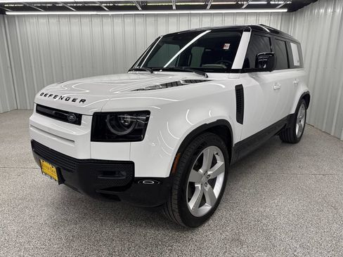 Used 2024 Land Rover Defender 110 X-Dynamic SE AWD/4WD image 3