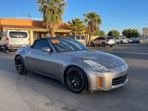 Used 2007 Nissan 350Z Touring image 7