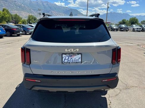 Used 2022 Kia Sorento S w/ Panoramic Sunroof Package AWD/4WD image 4