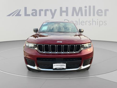 Used 2024 Jeep Grand Cherokee L Laredo AWD/4WD image 8