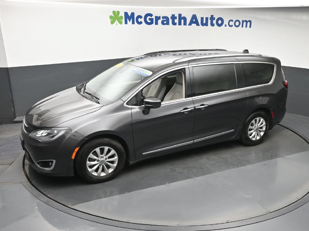 Used 2018 Chrysler Pacifica Touring-L Plus FWD image 24