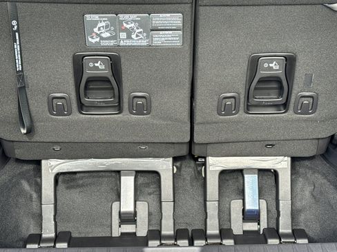 New 2026 Kia Carnival SX image 16