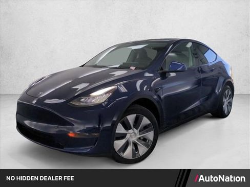 Used 2023 Tesla Model Y Long Range AWD/4WD image 1