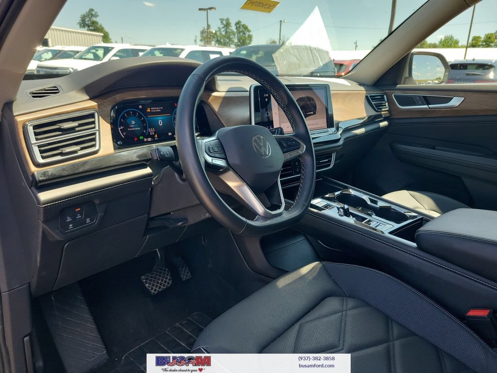 Used 2025 Volkswagen Atlas SE AWD/4WD image 13