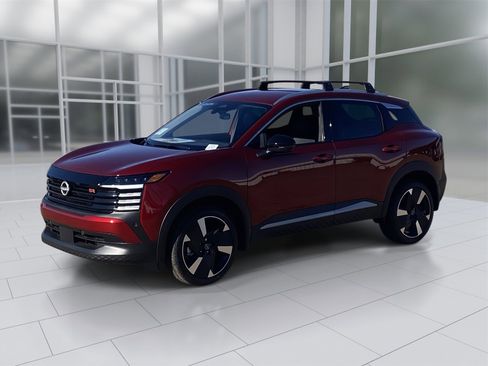 New 2026 Nissan Kicks SR w/ Cold Weather Package image 2