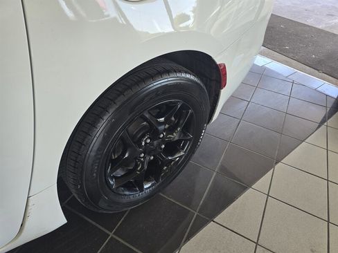 Used 2018 Chrysler Pacifica Touring Plus w/ Tire & Wheel Group image 36